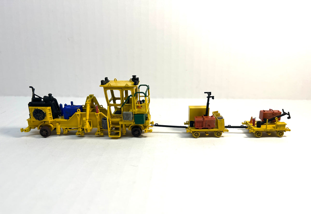 Finished Model - HO Scale TKO and trailers
