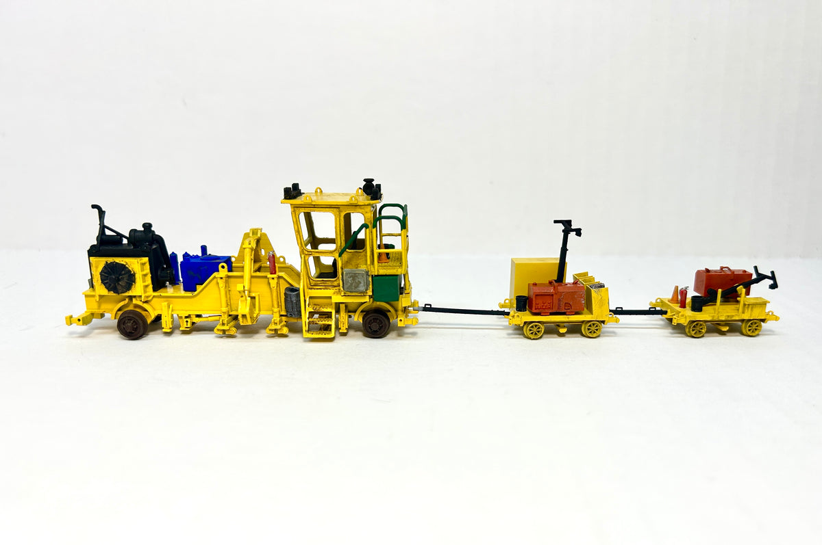 Finished Model - HO Scale TKO and trailers