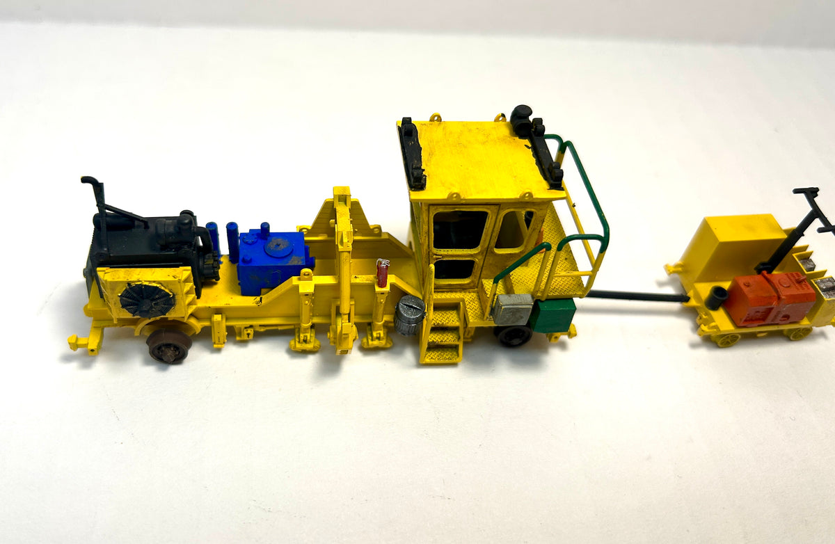 Finished Model - HO Scale TKO and trailers