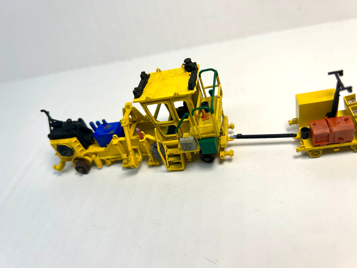 Finished Model - HO Scale TKO and trailers